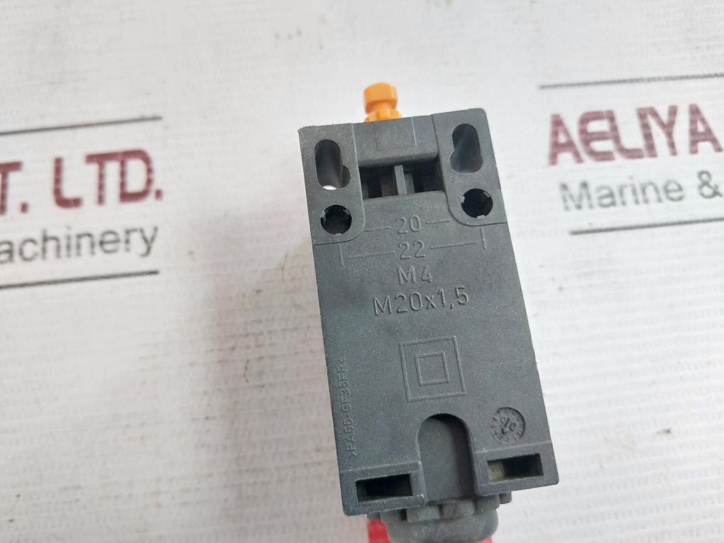 Rittal Sz 2586.000 Door-operated Switch 500V Ac-15 230V 6A A300 Q300