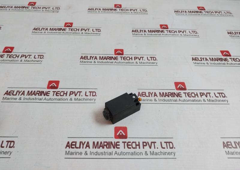 Rittal Sz 2586 Door Limit Switch 3Se3 200-1Xt Ip40 500V 230V 6A 24V 10A