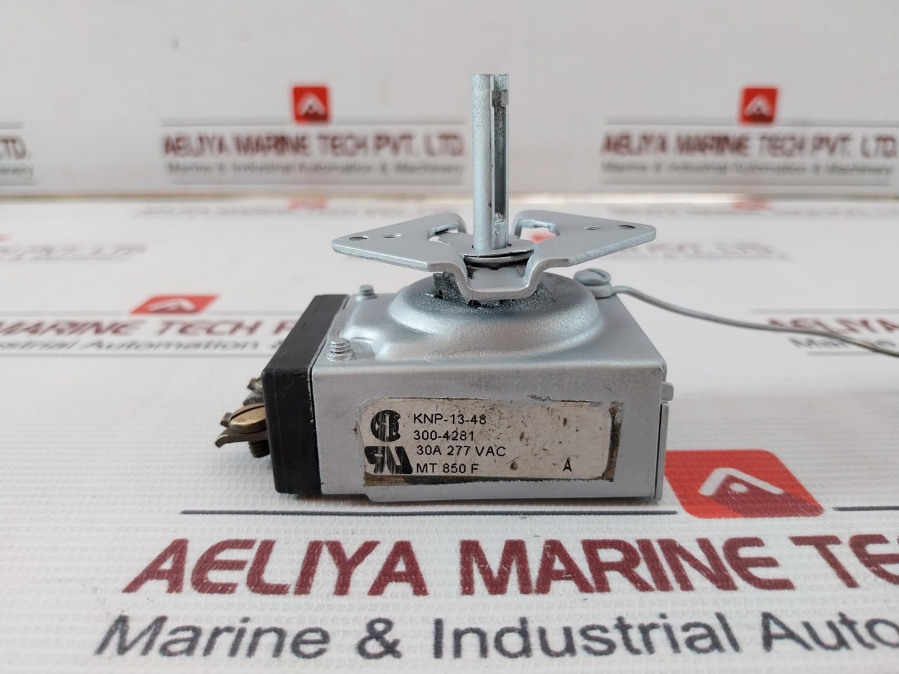 Robertshaw Knp-13-48 Thermostat 30A 277Vac