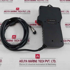 Robot Control System Hc-qcs1E2 Handheld Controller With Cable 300V 80°C 3 Meter