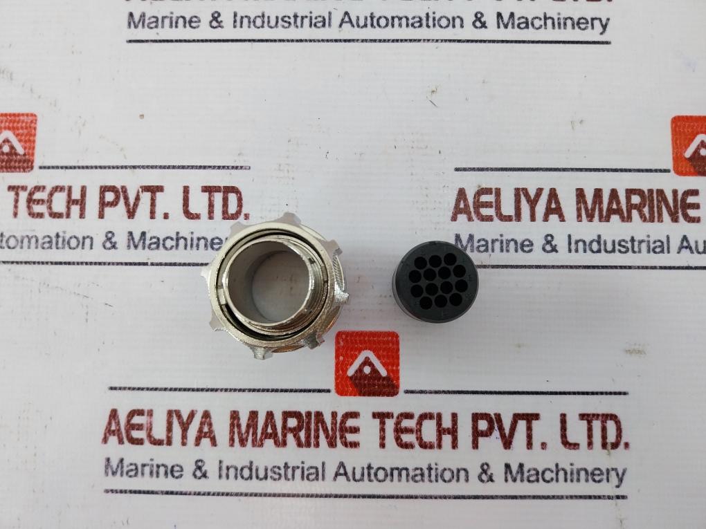 Rs 484-206 Metal Shell Connector