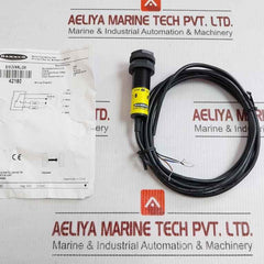 S18-2Vnrl-2M Plastic Barrel Photoelectric Sensor Banner Engineering