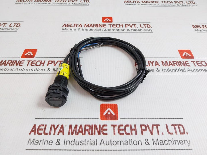 S18-2Vnrl-2M Plastic Barrel Photoelectric Sensor Banner Engineering