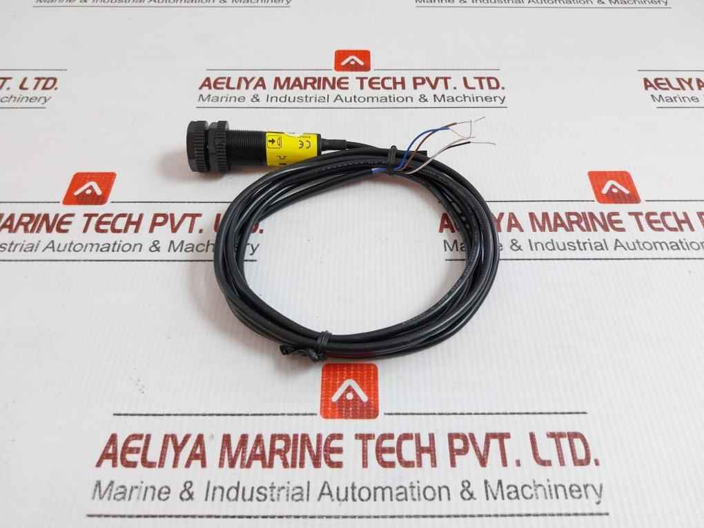 S18-2Vnrl-2M Plastic Barrel Photoelectric Sensor Banner Engineering