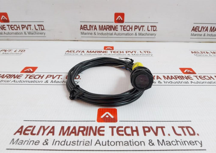 S18-2Vnrl-2M Plastic Barrel Photoelectric Sensor Banner Engineering