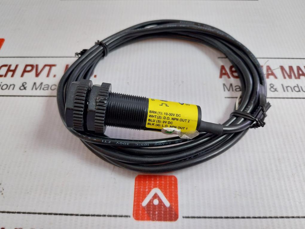 S18-2Vnrl-2M Plastic Barrel Photoelectric Sensor Banner Engineering