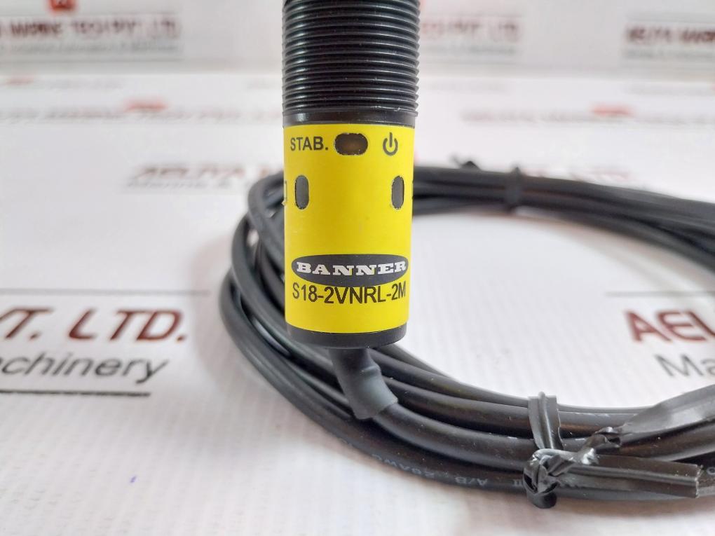 S18-2Vnrl-2M Plastic Barrel Photoelectric Sensor Banner Engineering