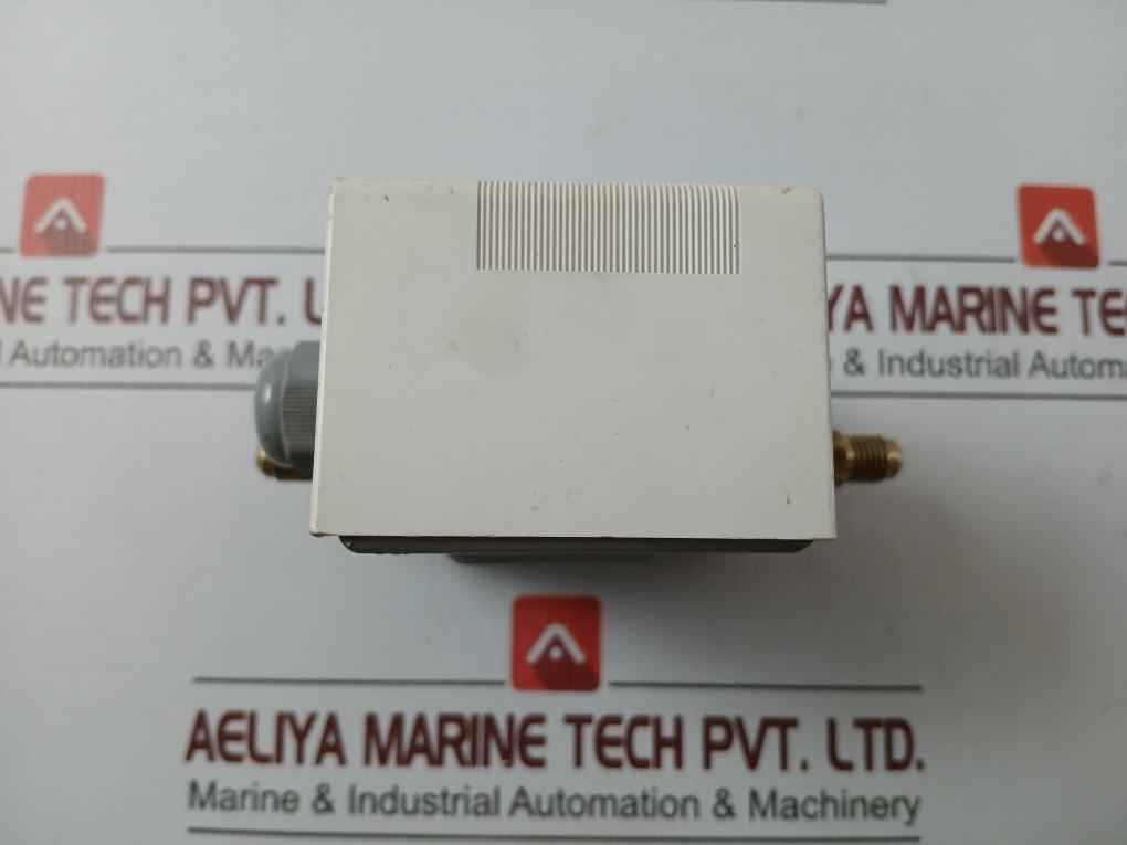 Saginomiya 0.1-0.35 Mpa Pressure Switch