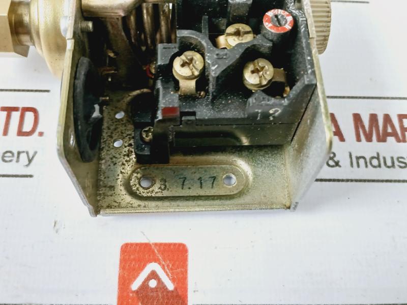 Saginomiya Ans-c110 Differential Pressure Switch Ac 125V/Ac 250V 8.5A 4.5A