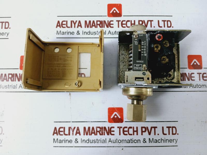 Saginomiya Ans-c110 Differential Pressure Switch Ac 125V/Ac 250V 8.5A 4.5A