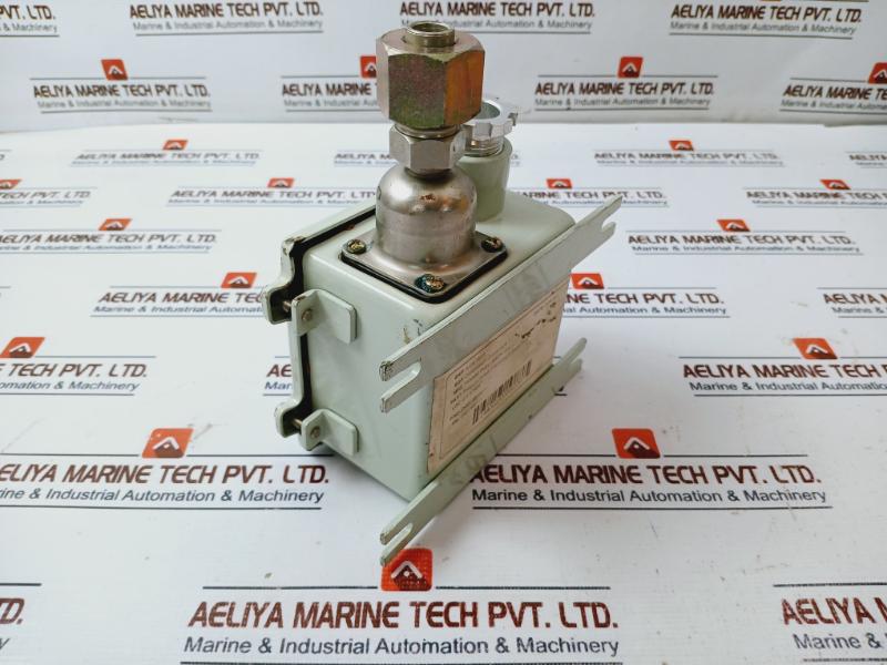 Saginomiya Fps-c125wuq Pressure Switch For Autostop & Start 5~25 Kgf/cm2