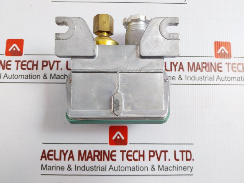 Saginomiya Pressure Control Switch Range-0.06~0.6 Mpa Sns-c106Pg