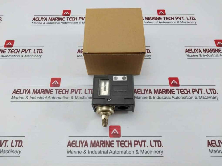 Saginomiya R-37A Pressure Control Switch 1-4 Kg/Cm2