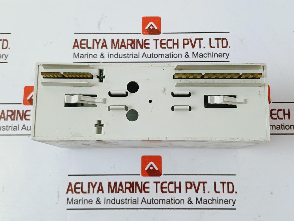 Saia-burgess Pcd4.E110  Pcd4.A400 Digital Input/Output Module