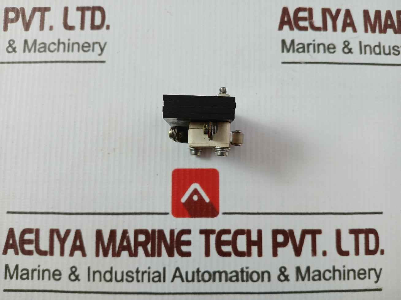 Saia Burgess V37Yr Microswitch Short Roller Lever