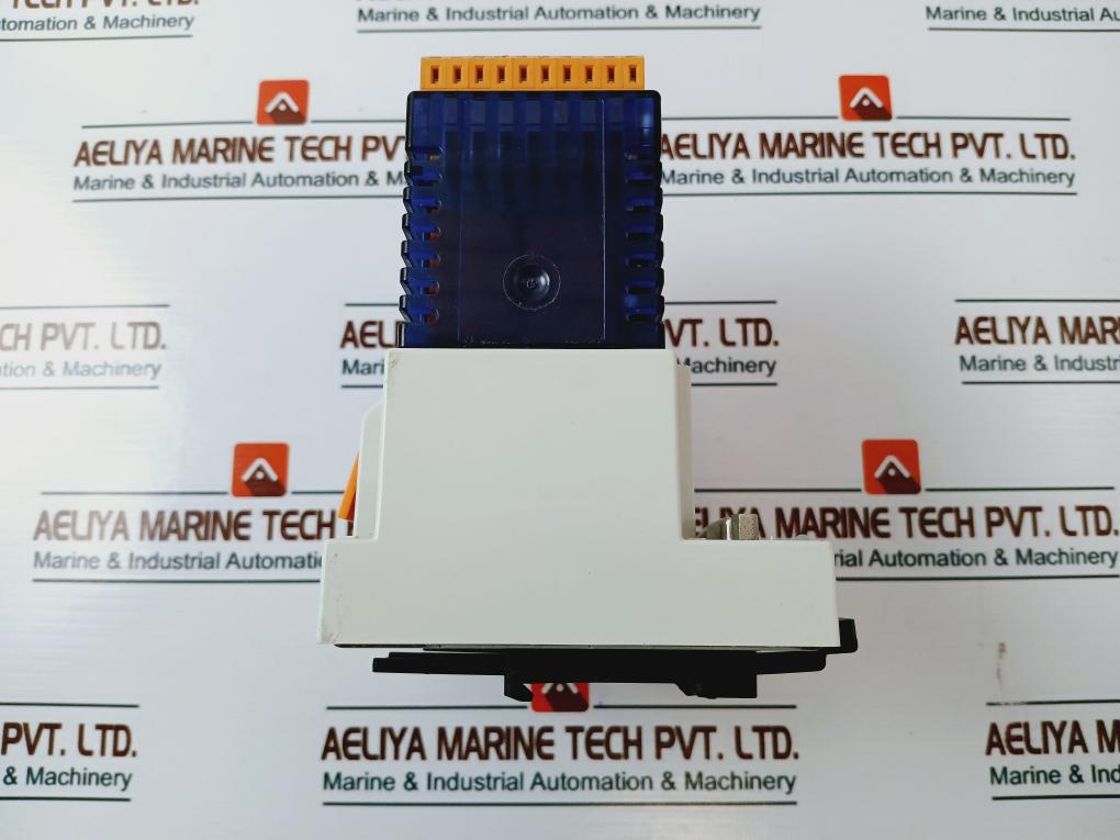 Saia Pcd3.A220 Digital Output Module W/ Pcd3.C100 Holder