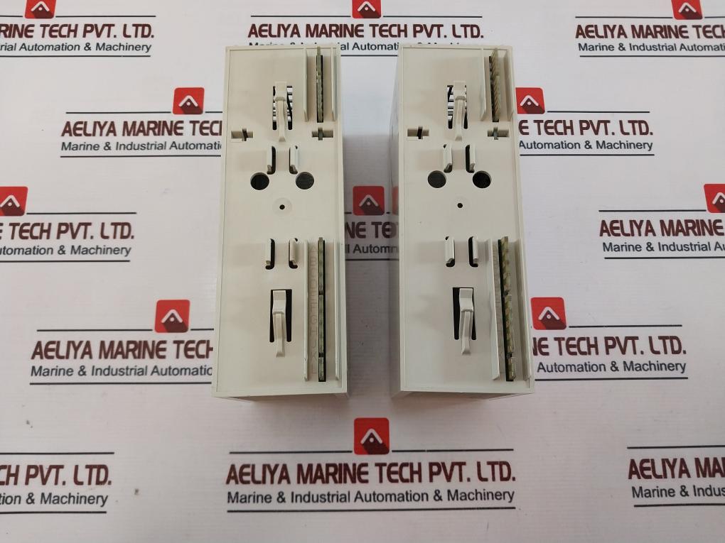 Saia Pcd4.A400 Digital Output Module Version: B