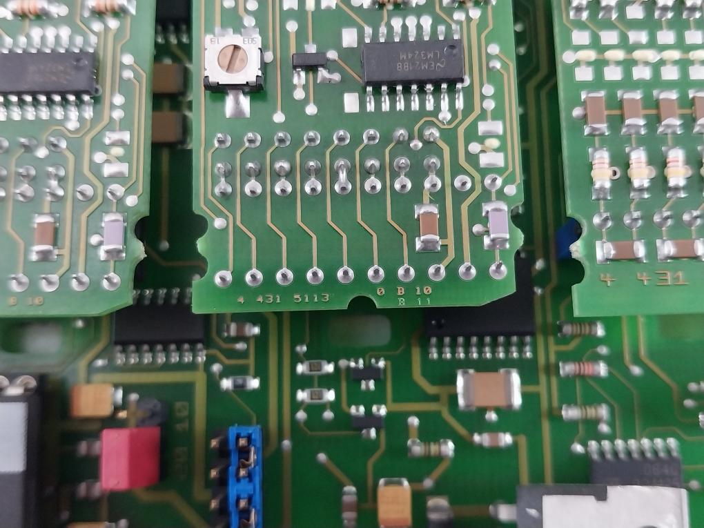 Saia Pcd4 W100 Pcb Controller 4 431 5117 0 D 20/21/10/11 ,4 431 5087 0C 10/11