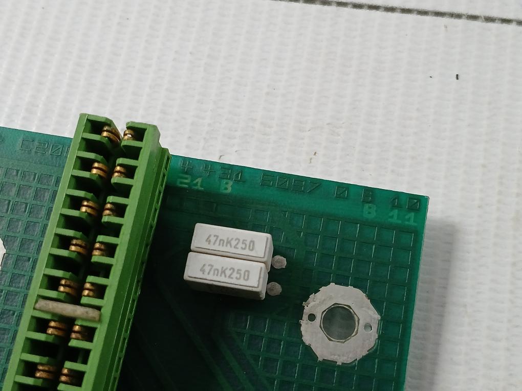Saia Signal Distribution Breakout Module Pcd4 C200