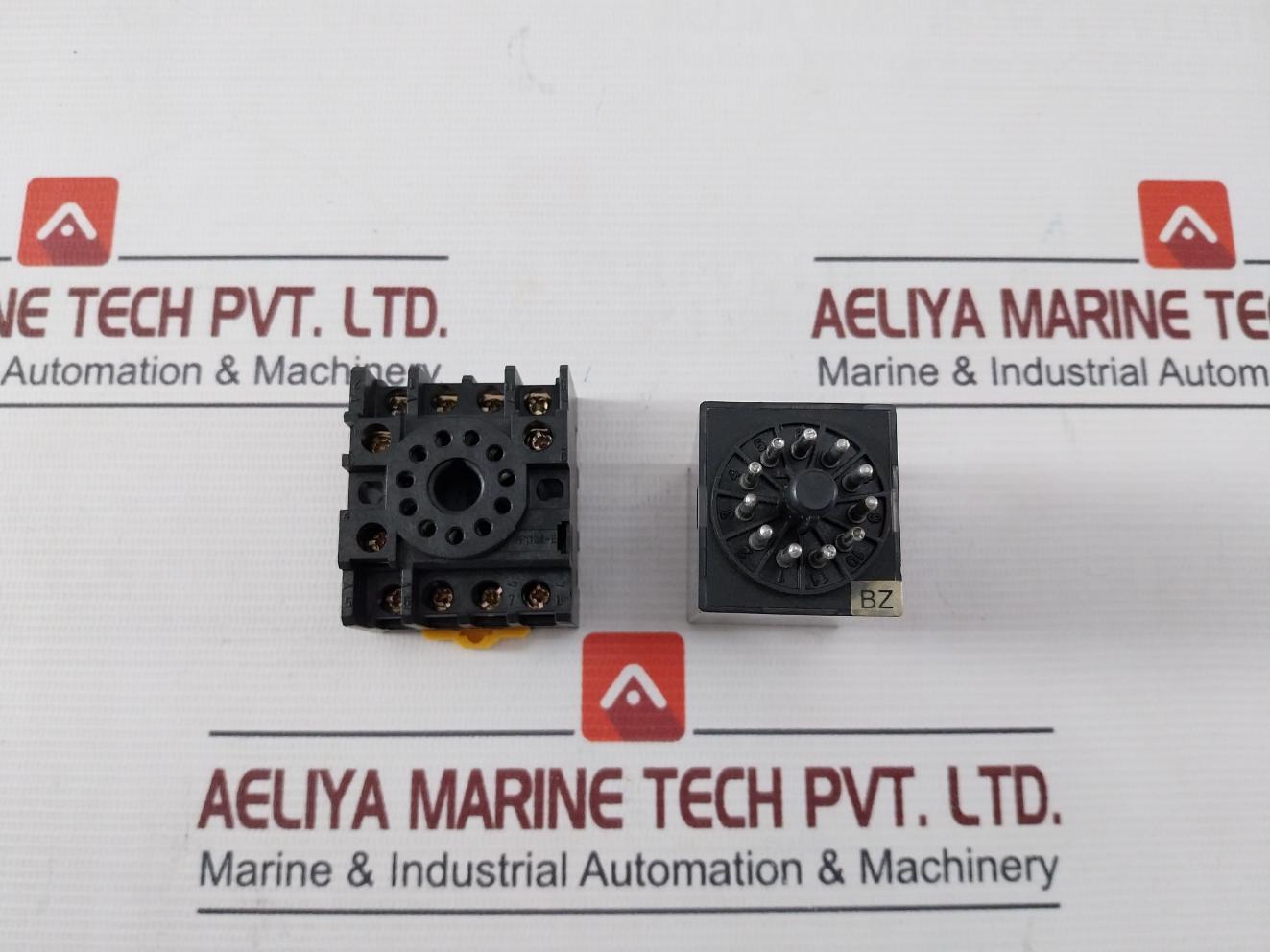 Salzer Mkg 3P 24 Plug-in Relay With Base Pf113A-e 24Vdc