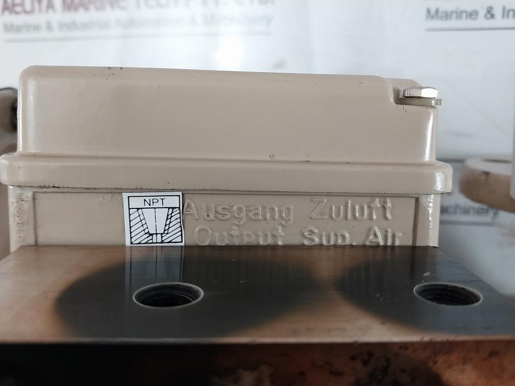 Samson Pneumatic Single-acting Positioner Valve 241-1, 6 Bar