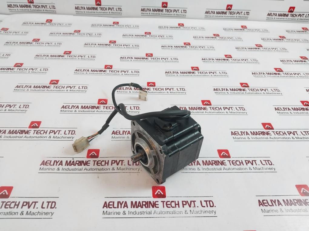 Sanyo Denki R30B08010Dbpd2 Ac Servo Motor 100W 200V 3000 Rpm 3-phase