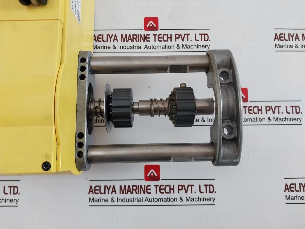 Sauter Avm234Sf132 Valve Actuator With Positioner Ip66 40Mm 2500N 24V 10W