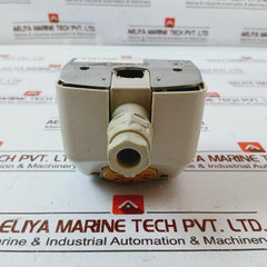 Sauter Hbc F904 Duct-mounted Humidistat 6(2)A 250V