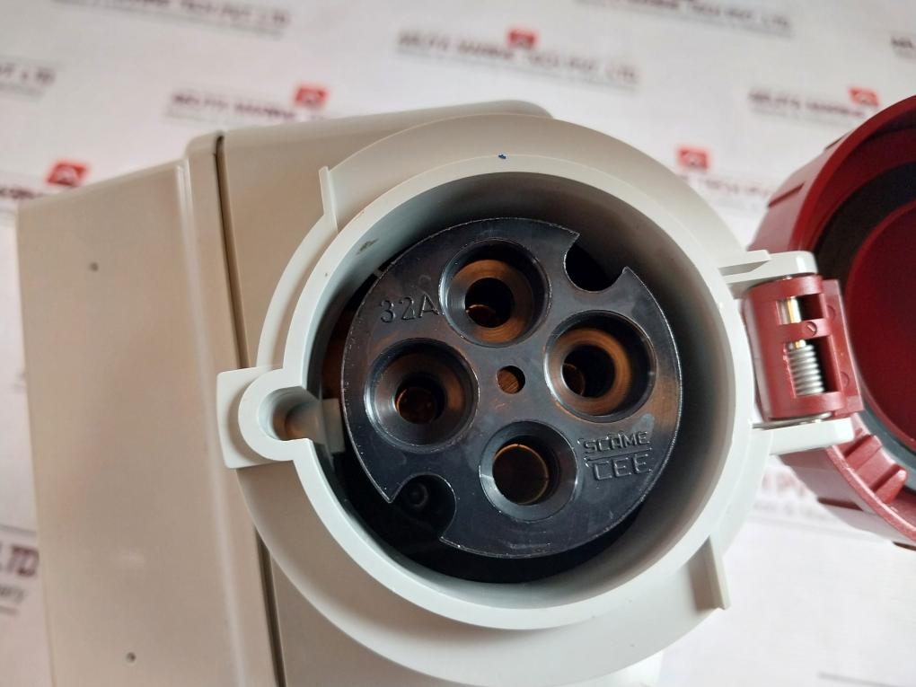 Scame 561.32864 Interlocked Socket 3P+T-ip67-32A-3H/380V-50Hz/440V-60Hz