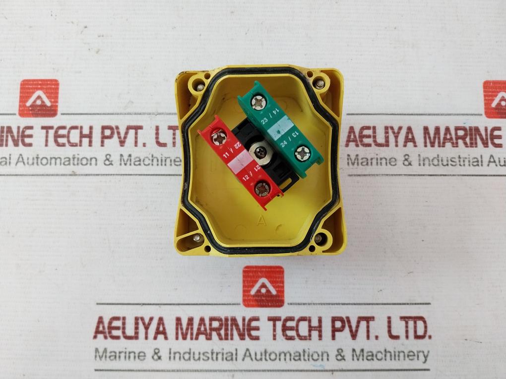 Scame 590.C01B Emergency Stop Push Button Vde0660 A600 P300 6A/230V