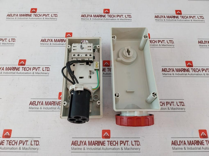 Scame Serie Advance 2 561.32864 Interlocked Socket-red 690V 50Hz 3P-ith 40A