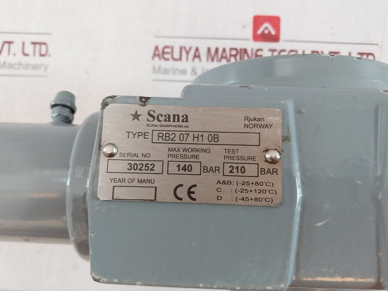 Scana Rb2 07 H1 0B Hydraulic Double Acting Actuator 140Bar 210 Bar