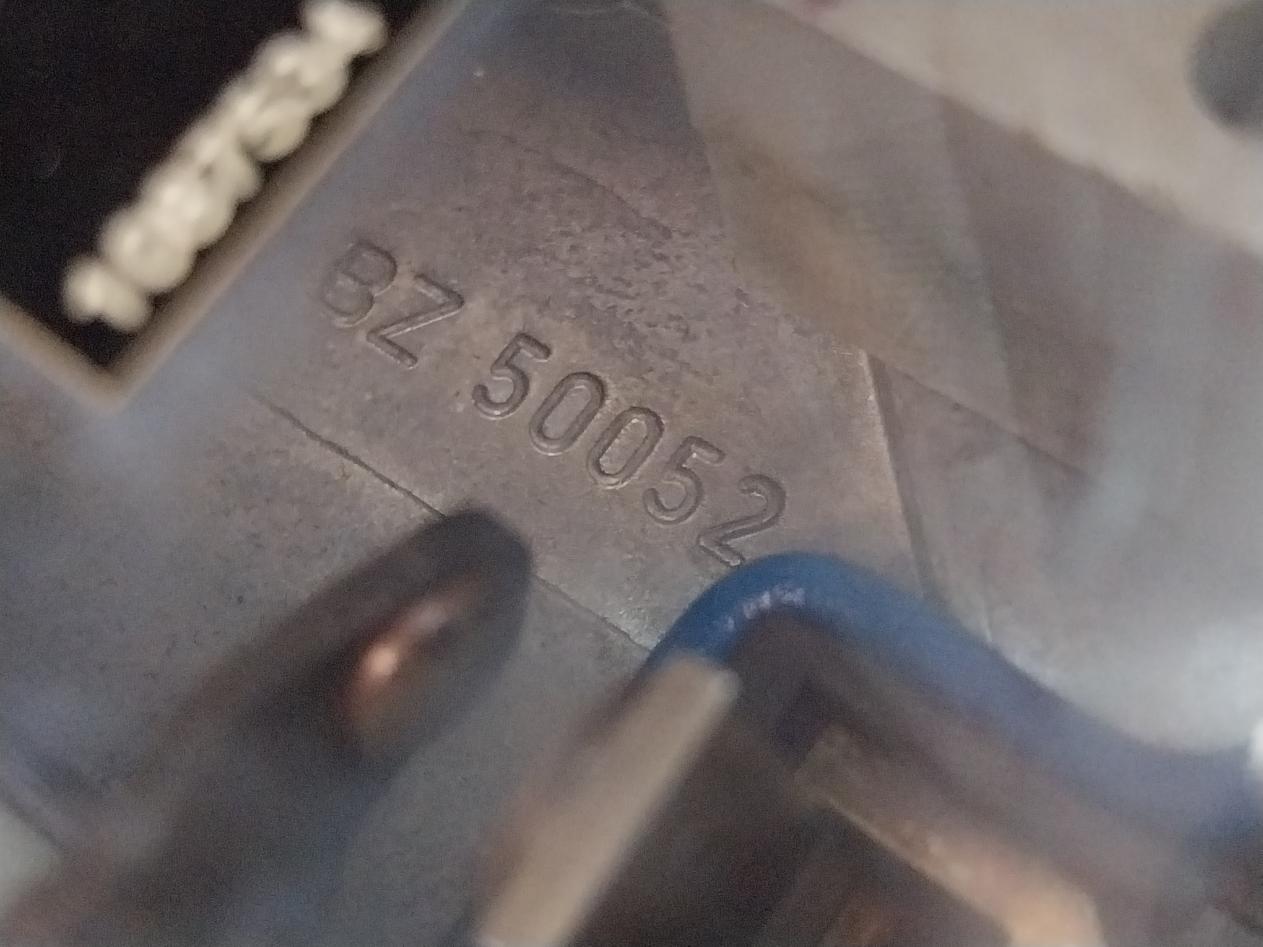 Schmersal Atv 59/4 Door Locking Device Av 15Lhe4X35 Ue 220 Vac Ie 2 A Etv 59/4