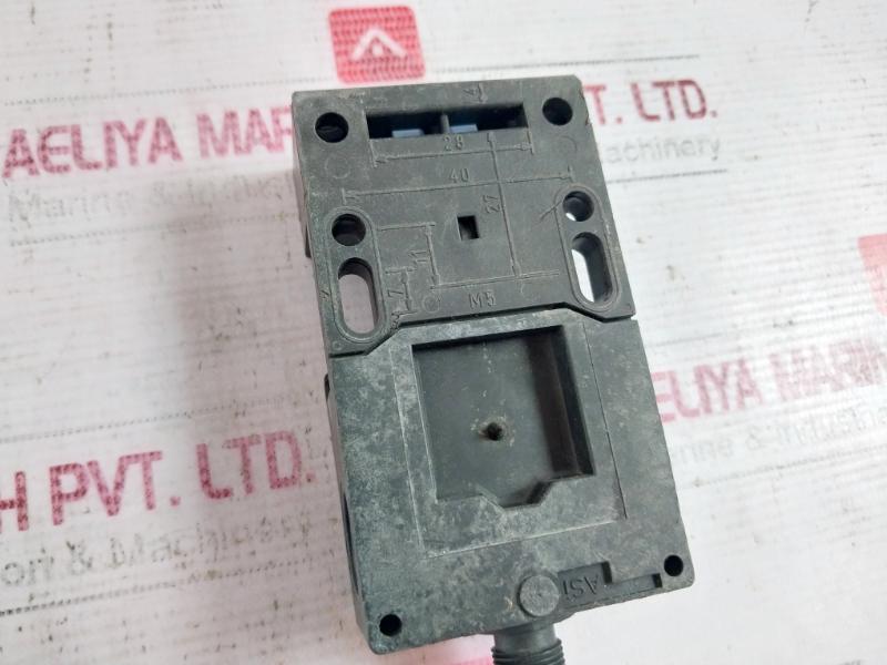 Schmersal Az 16 St1-as R Bottom 4-pole Connector Plug M12