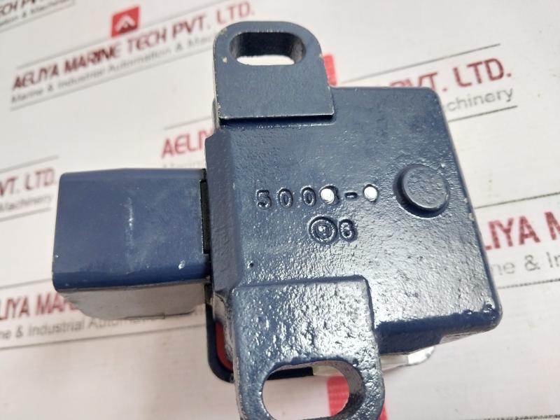 Schmersal Td 422-01Y-1090 Medium Duty Position Switch 250V 4Kv 2U9