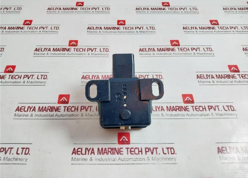 Schmersal Td 422-01Y-1090 Medium Duty Position Switch 250V 4Kv 2U9