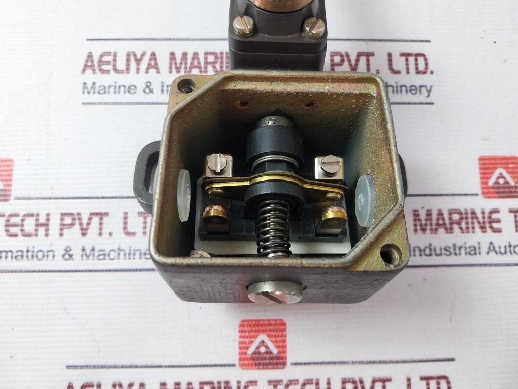 Schmersal Td 422-10Y Limit Switch Without Handle 16A 380V~450V