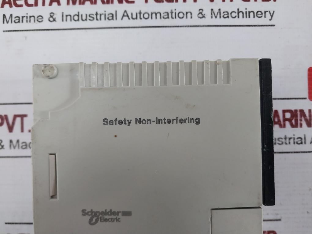 Schneider Electric 140Ddi35300 Modicon Discrete Input Module 24 Vdc