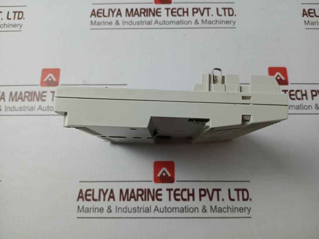 Schneider Electric 170Adi35000 Discrete Input Module Modicon Momentum 24Vdc