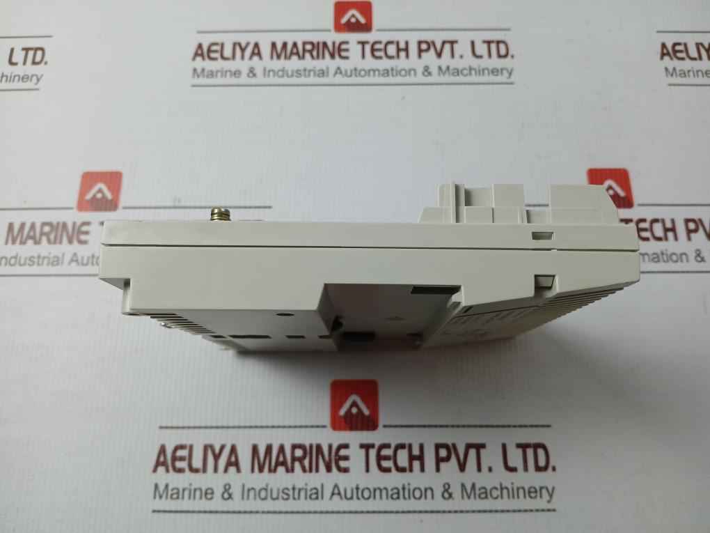 Schneider Electric 170Ado35000 Output Module 24Vdc-32Pt