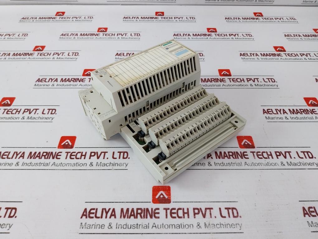 Schneider Electric 170adi35000 Plc Module Adapter 24vdc