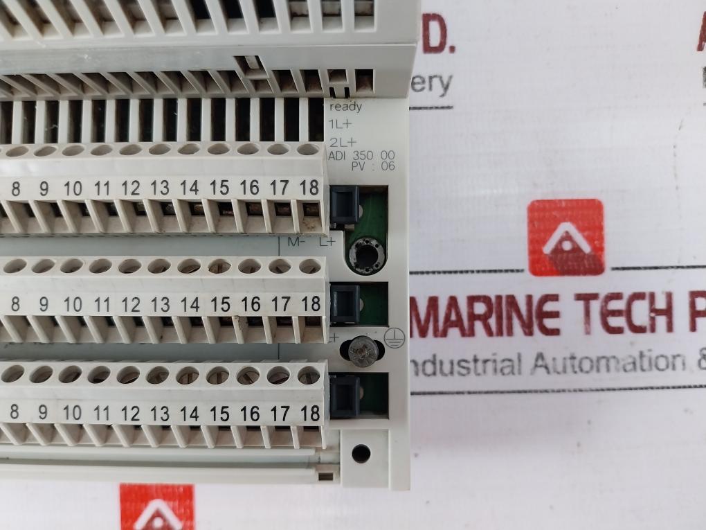 Schneider Electric 170adi35000 Plc Module Adapter 24vdc