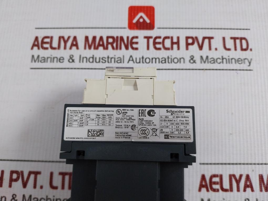 Schneider Electric 220V 50/60Hz Power Contactor Lc1D12