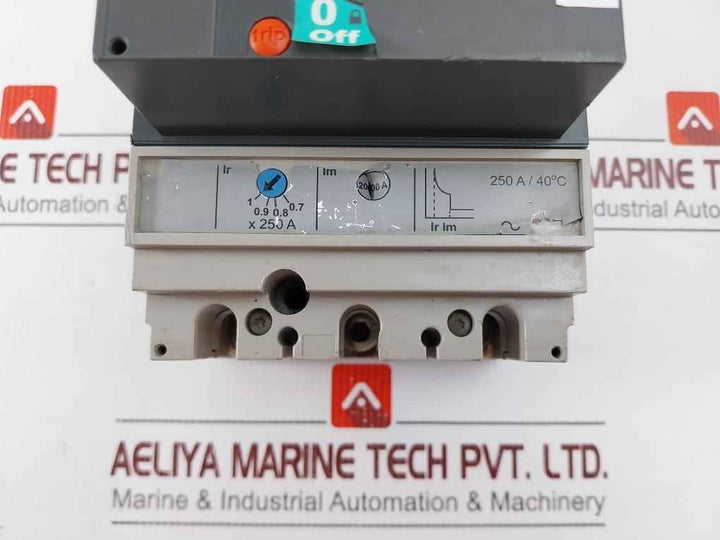 Schneider Electric 250F Circuit Breaker Compact 250 A (Not Working)