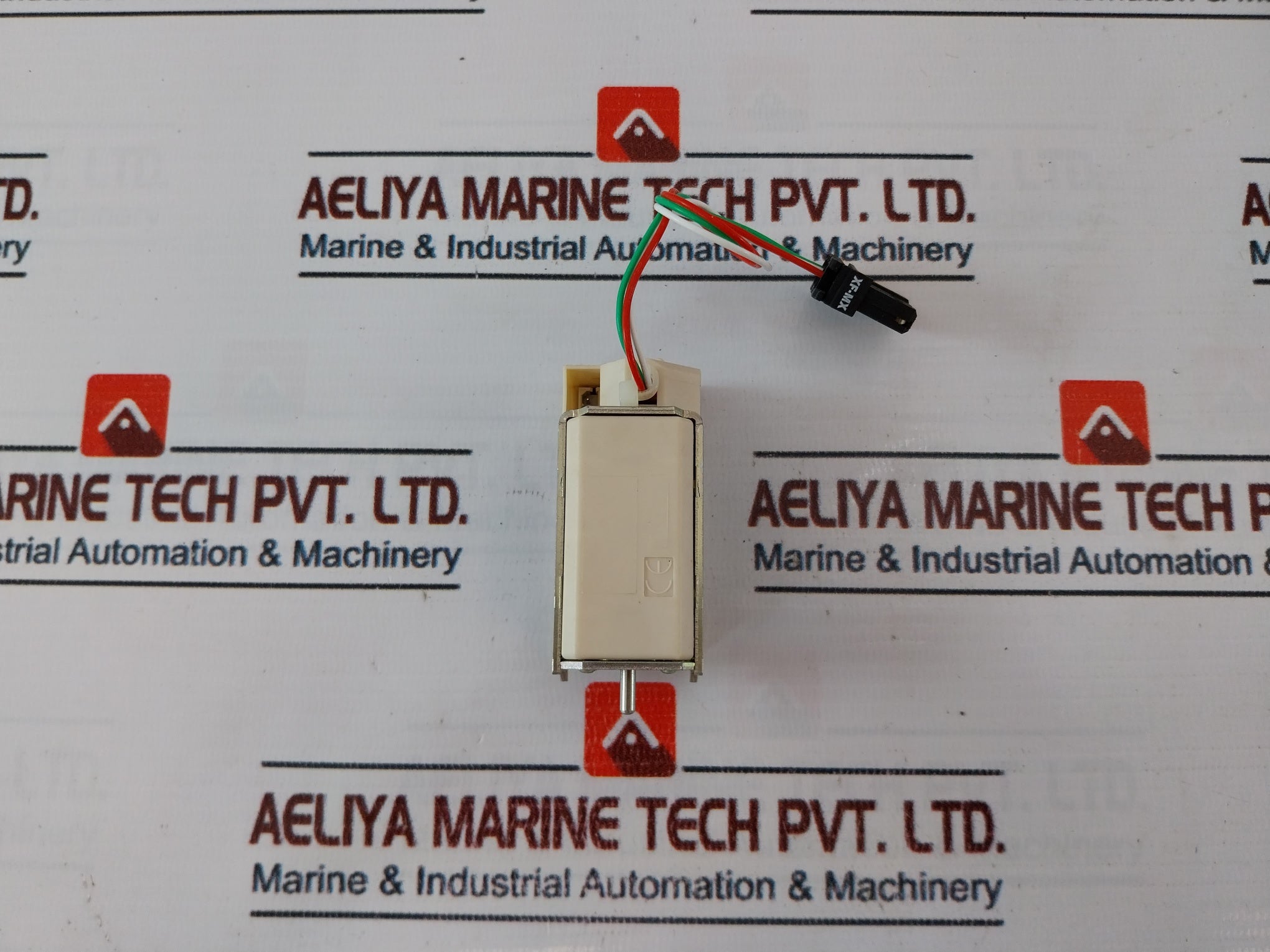 Schneider Electric 33035 Air High Current Circuit Breaker Control Unit