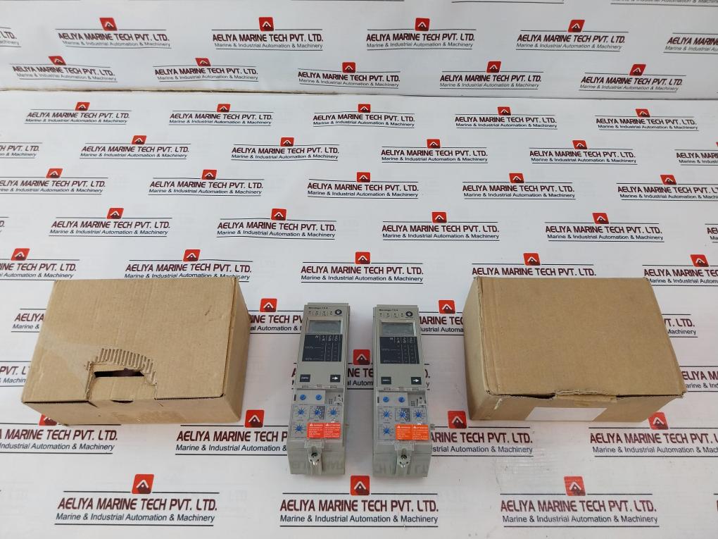 Schneider Electric 33074 Digital Circuit Breaker