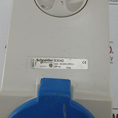 83042 Industrial Interlocked Wall Socket Schneider Electric 200-250V Ip44