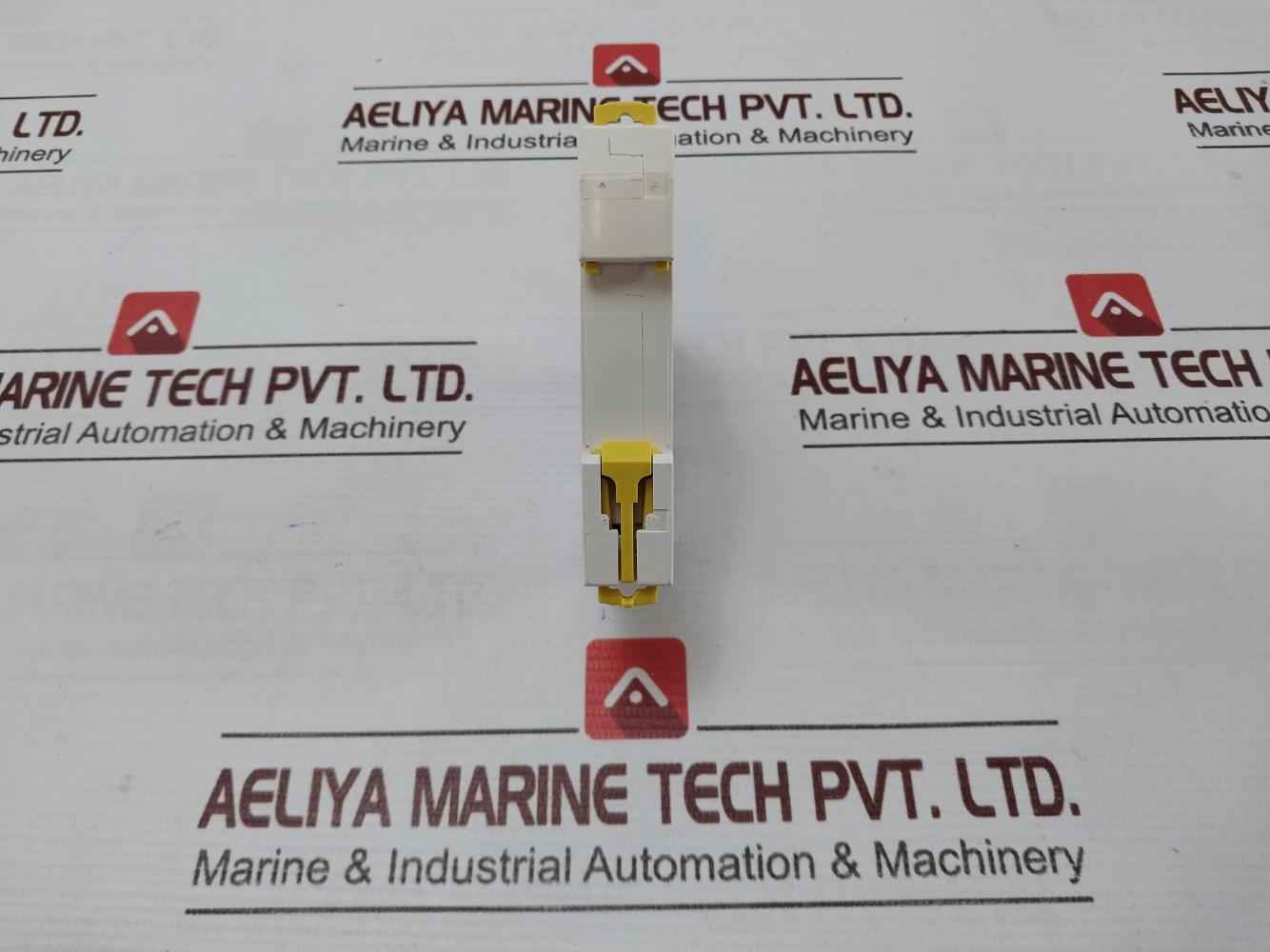 Schneider Electric A9F74104 Miniature Circuit Breaker 6Kv 50/60Hz 50˚C