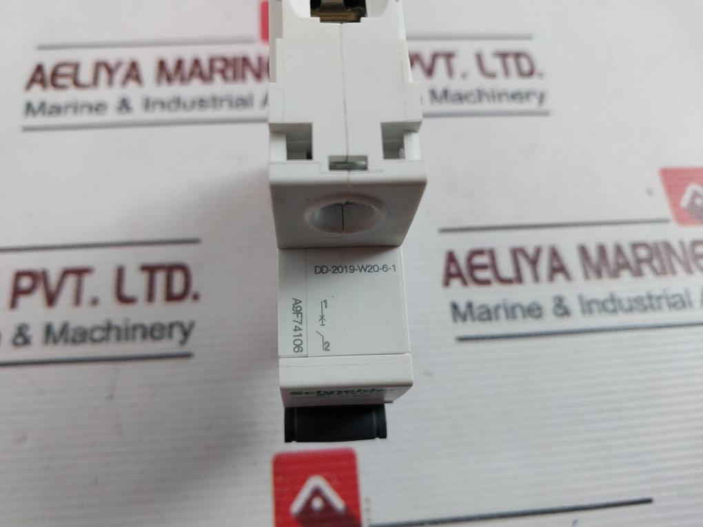 Schneider Electric A9F74106 Miniature Circuit Breaker 230/400V 50/60Hz