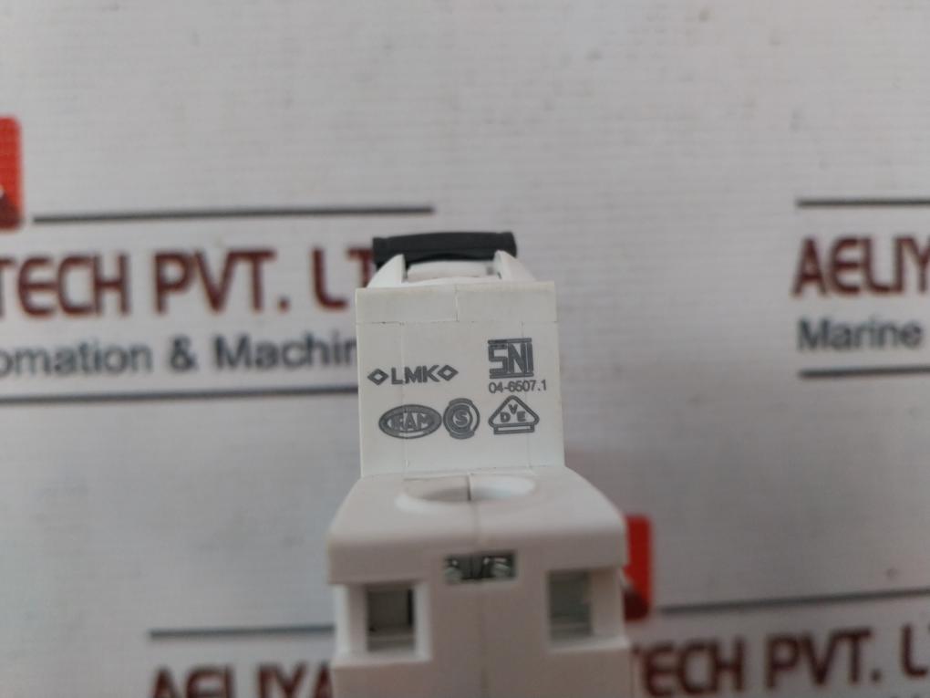 Schneider Electric A9F74116 Miniature Circuit Breaker Ic60N C1, 230/400V 50/60Hz